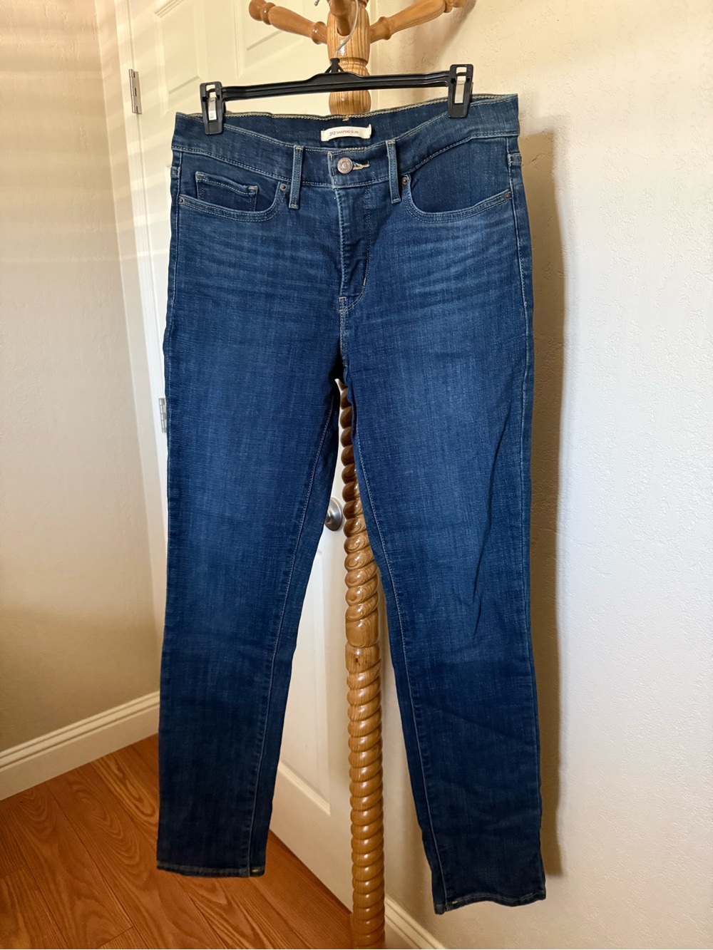 Women's Levi’s Dark Blue Stretch Denim Jeans 313 Shaping Slip Size 8
